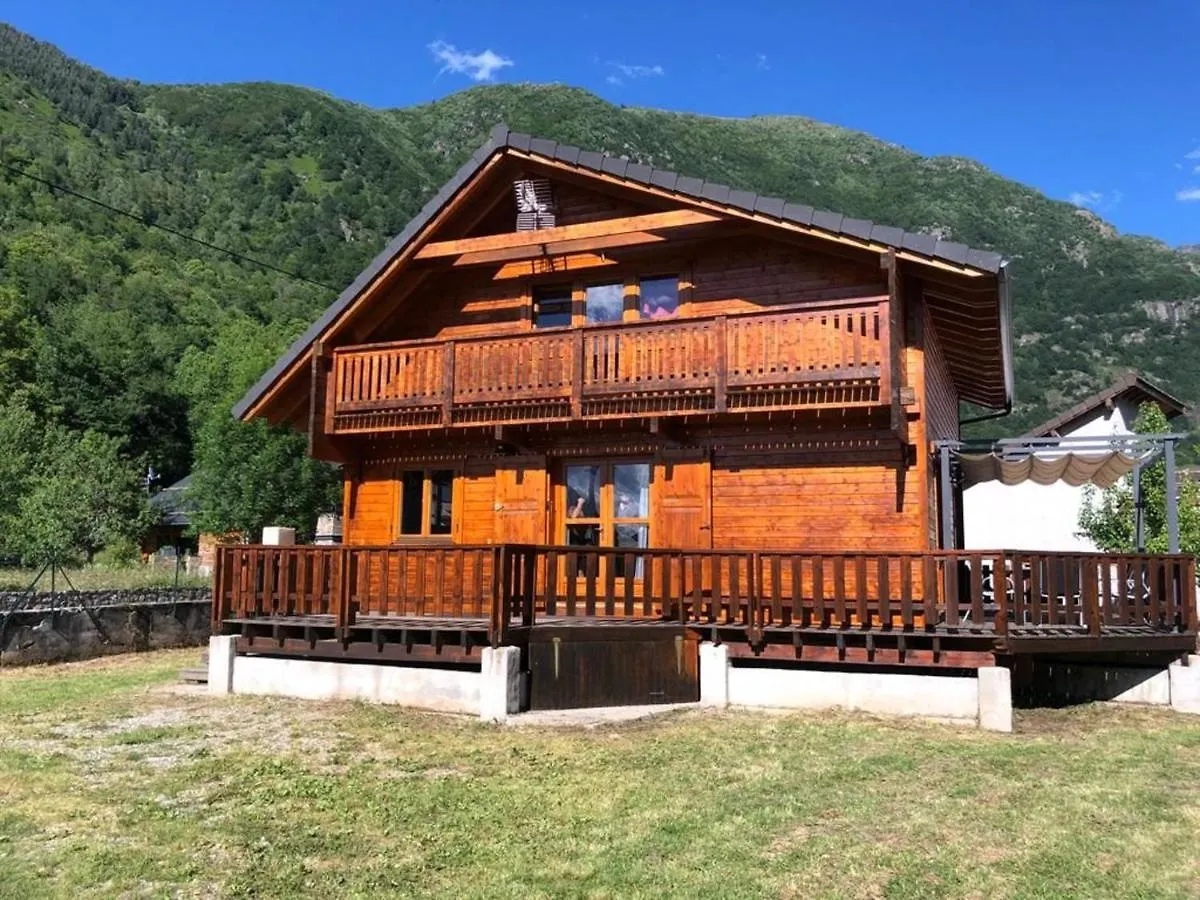 Chalet Chaleureux A Orlu Avec Jacuzzi Et Vue Sur La Montagne