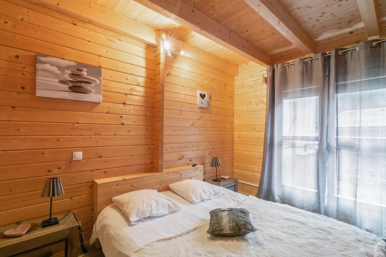 Chalet Chaleureux A Orlu Avec Jacuzzi Et Vue Sur La Montagne
