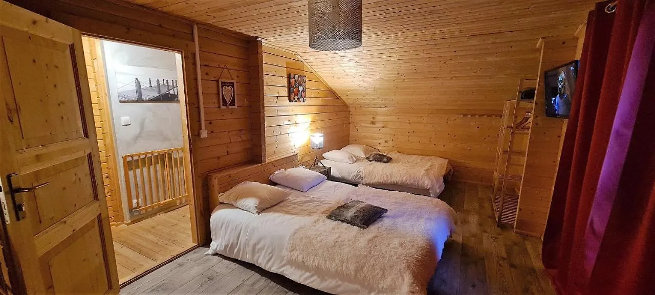 Chalet Chaleureux A Orlu Avec Jacuzzi Et Vue Sur La Montagne