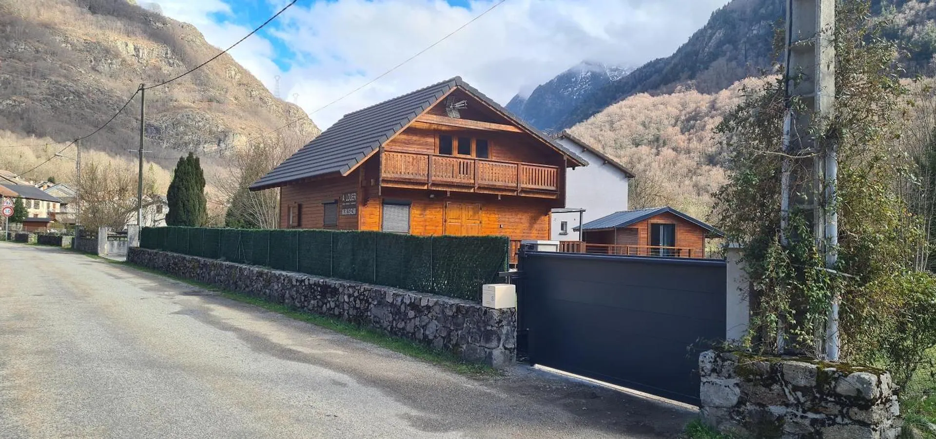 Chalet Chaleureux A Orlu Avec Jacuzzi Et Vue Sur La Montagne