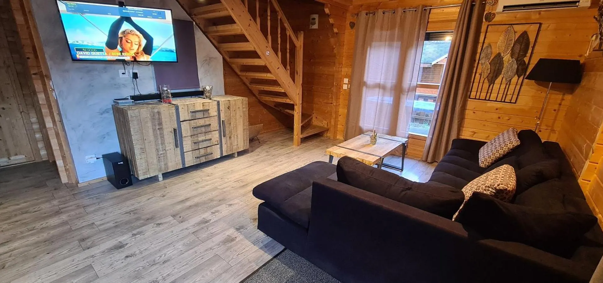 Chalet Chaleureux A Orlu Avec Jacuzzi Et Vue Sur La Montagne 0*,  France