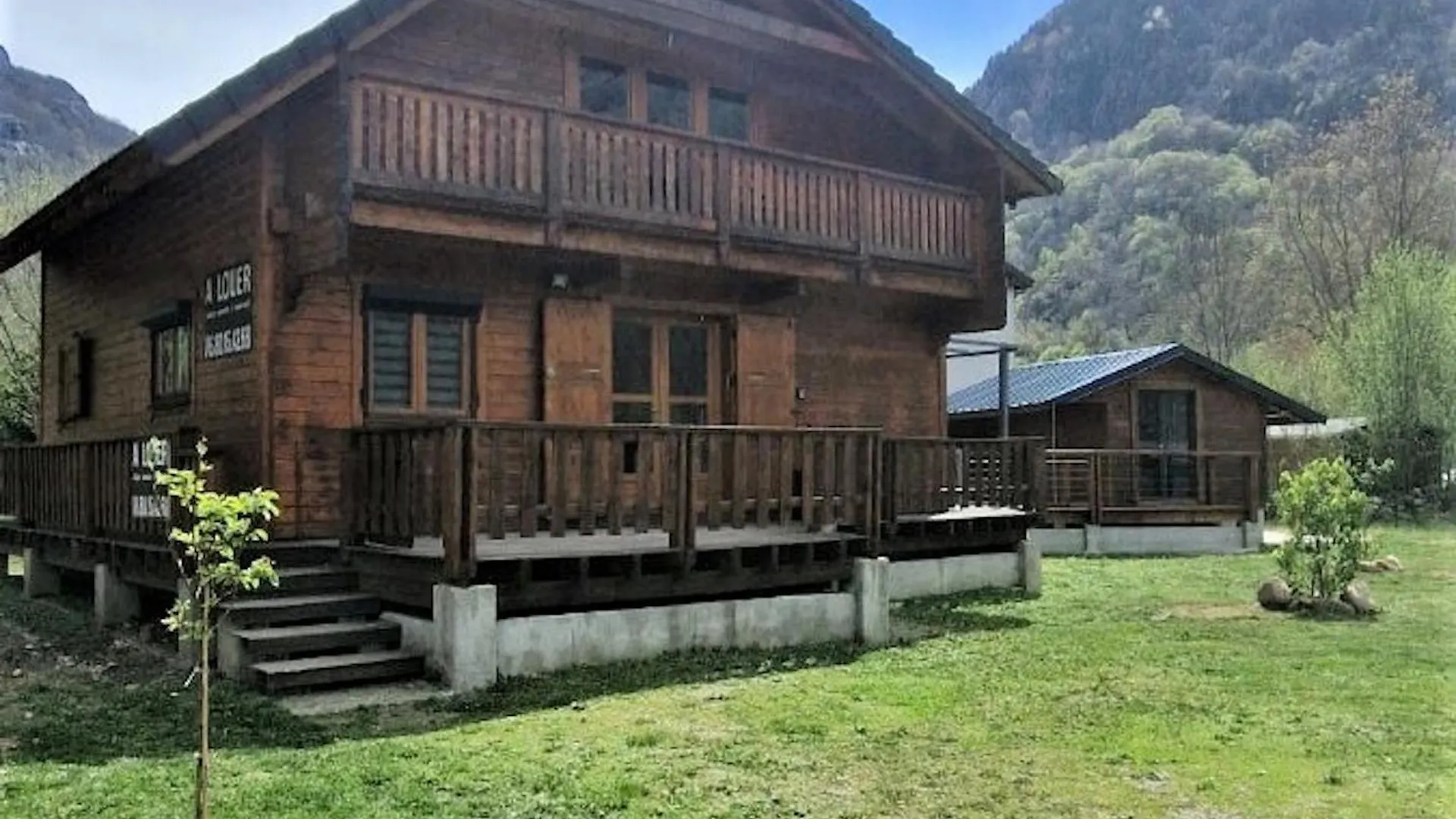 Chalet Chaleureux A Orlu Avec Jacuzzi Et Vue Sur La Montagne France